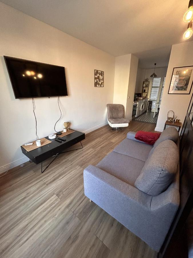 Le Verlaine, Studio En Centre Ville A Deux Minutes Des Plages Мантон Екстер'єр фото