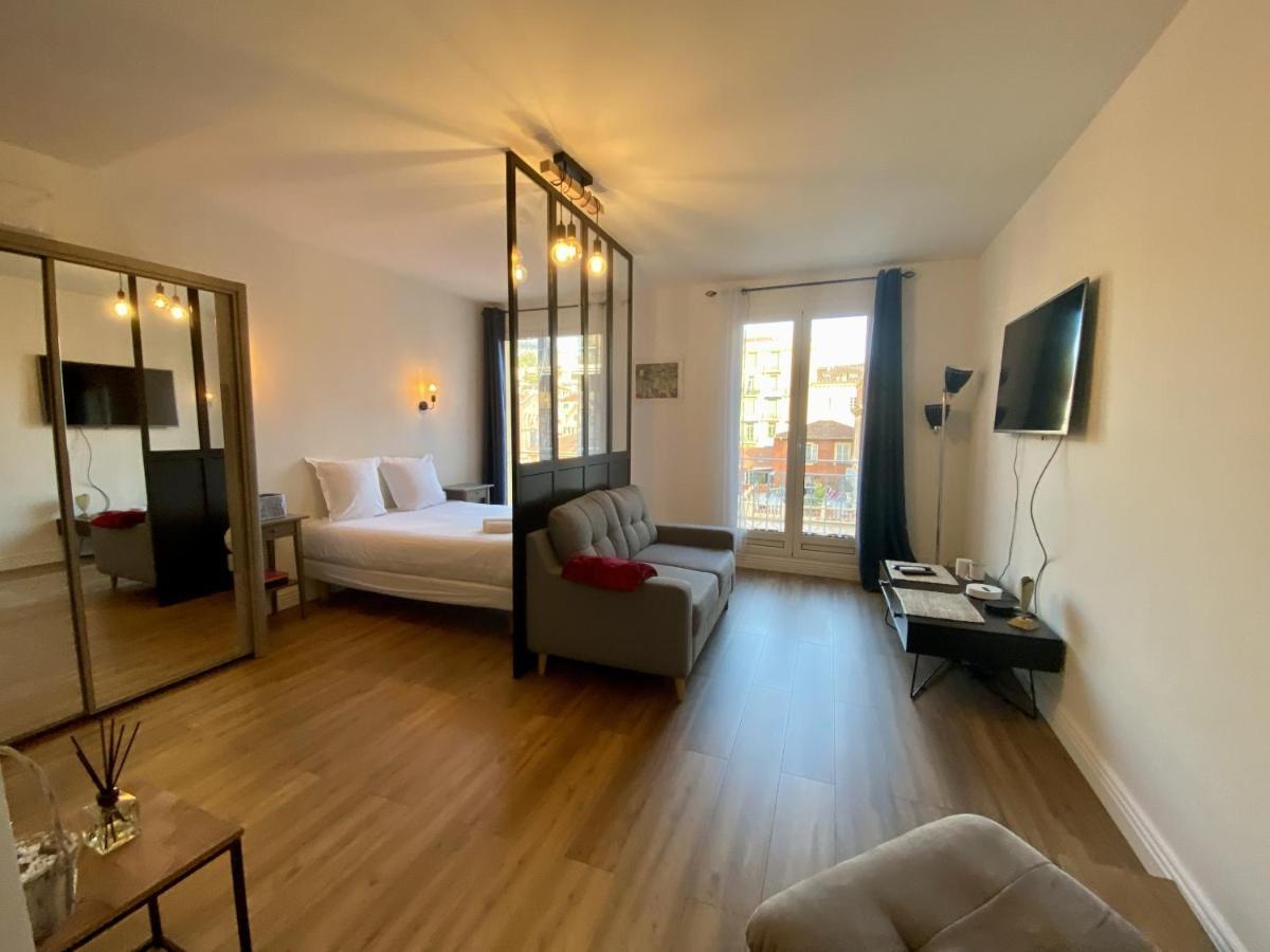 Le Verlaine, Studio En Centre Ville A Deux Minutes Des Plages Мантон Екстер'єр фото